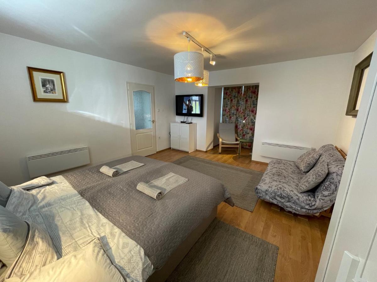 Corte Apartman Papa Exterior photo